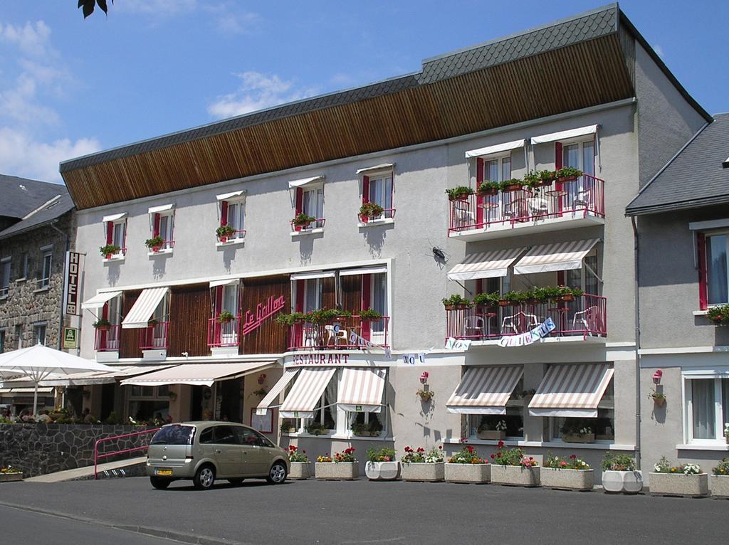 Hotel Restaurant Le Grillon Шамбон-сюр-Лак Экстерьер фото